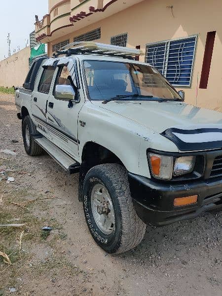 Toyota Hilux 4 X 4 1