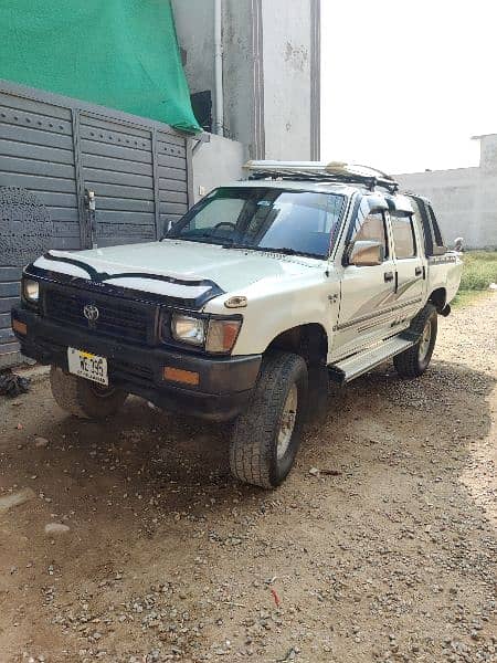 Toyota Hilux 4 X 4 10