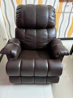 Recliner Sofa Chair - 100 original - Urgent sale
