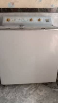 washing machine and dryer in good condition