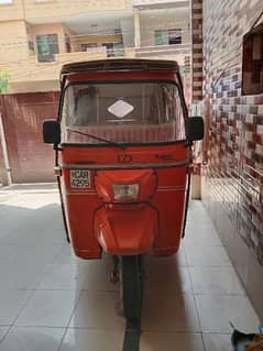 Urgent sale Sazgar new condition Rickshaw 6 seater lpg gas cylinder