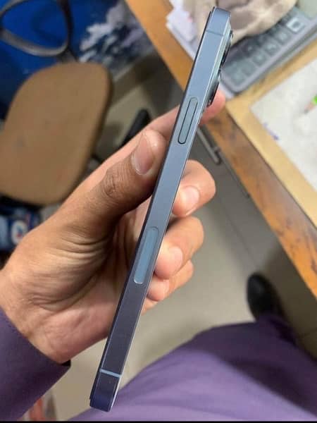 iPhone 13 pro max doul sim pta approved 128gb 7