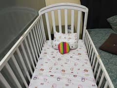 baby bed/cot/kids bed