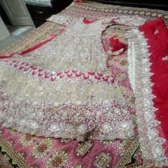 bridal maxi 1 time used. . . . 1 lakh 50 hzar ki bnwai hai 1 time use ki