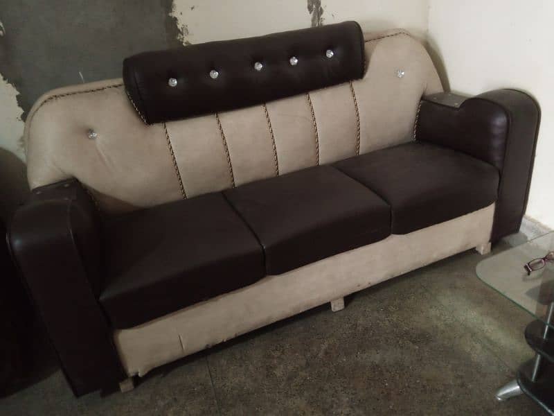 Sofa set used but in good condition 1