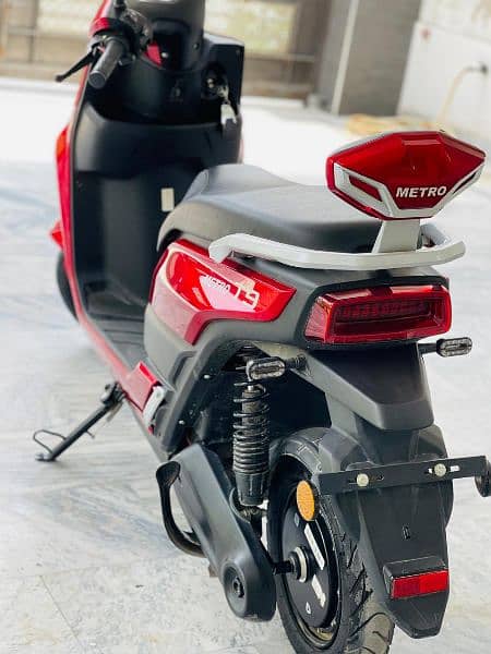 Metro T9 electric scooter 1