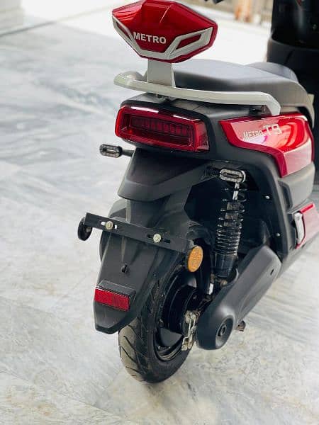 Metro T9 electric scooter 2