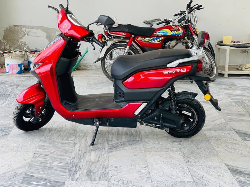 Metro T9 electric scooter 4