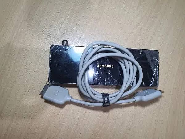 GENUINE SAMSUNG MU SERIES ONE CONNECT AND BOX & CABLE. . 1