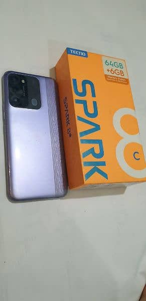 Tecno spark 8c 4/64 ram 2