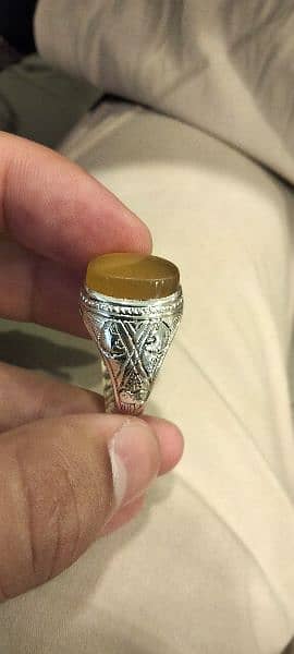 Natural Yamni Zard Aqeeq Sharf e Shams Stone Irani Ring 3