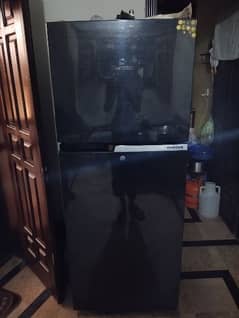 DAWLANCE REFRIGERATOR MEDIUM SIZE