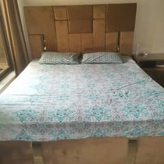 URGENT sale King size bed new condition