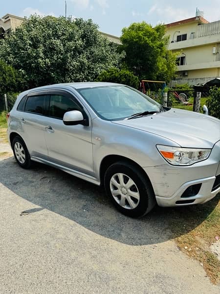 Mitsubishi RVR SUV 1