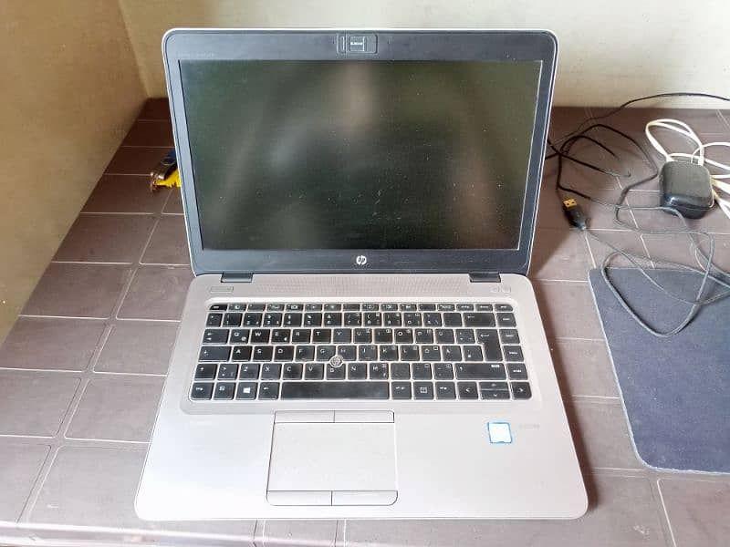 HP Elitebook 840 G3 core-i5 6200U 2.3GHz 4