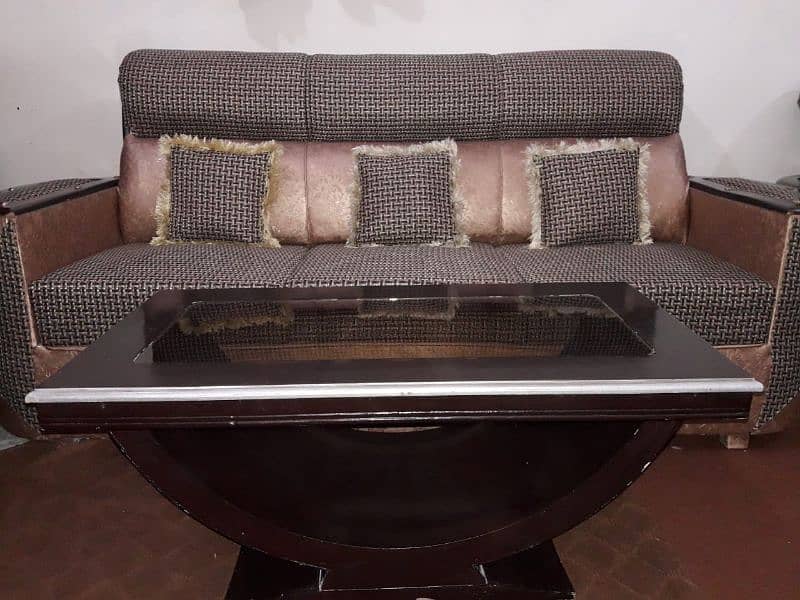 Very good Condition D shape sofa 3+2+1 Seater 0