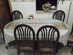 6 seater dining table in full new condition