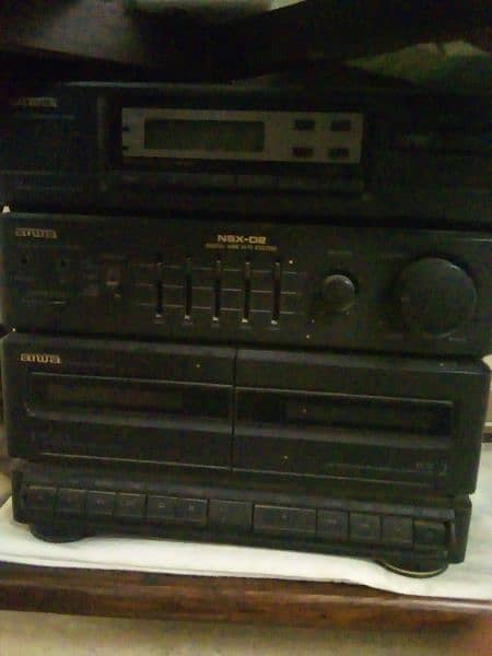 aiwa cassette player and speakers 0