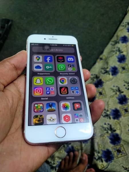 i phone 7 128 GB Pta Approved 2