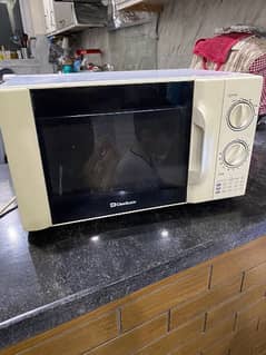 Dawlance microwave in good working condition 0