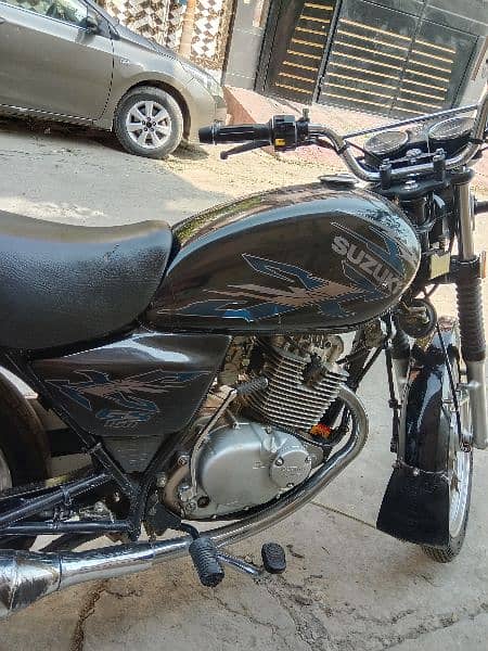 Suzuki GS 150 SE 2