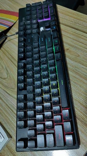 iBuyPower gaming keyboard - backlit keyboard 1