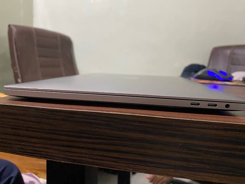 Macbook Pro 2019 16 Inches 2