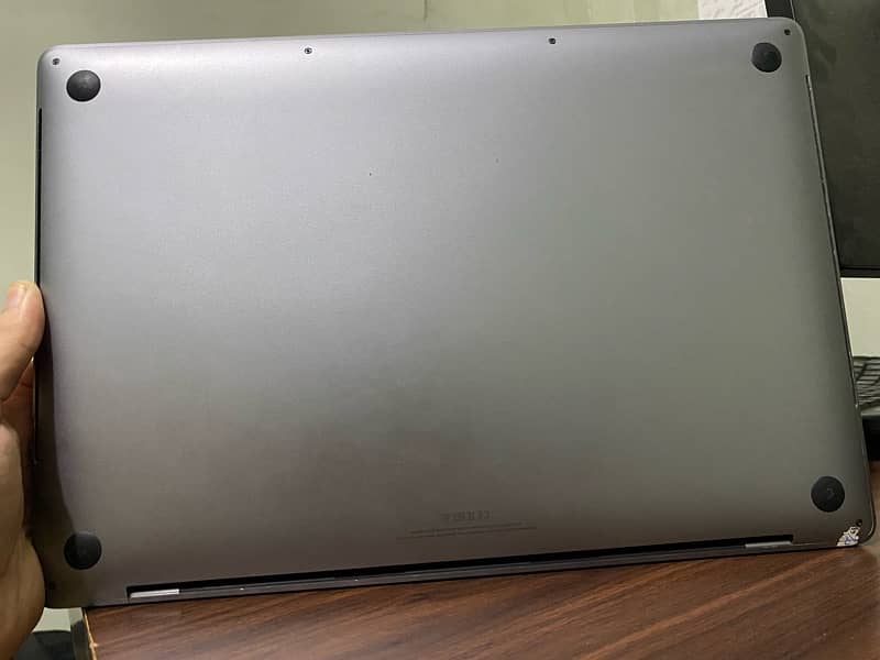 Macbook Pro 2019 16 Inches 4