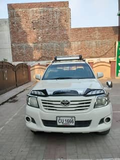 Toyota Hilux  Vigo champ v 2012 0