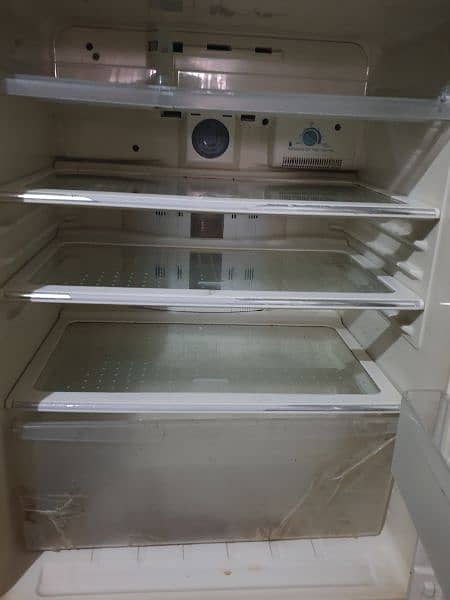 Dawlance Jumbo Size Fridge With Stabilizer 2