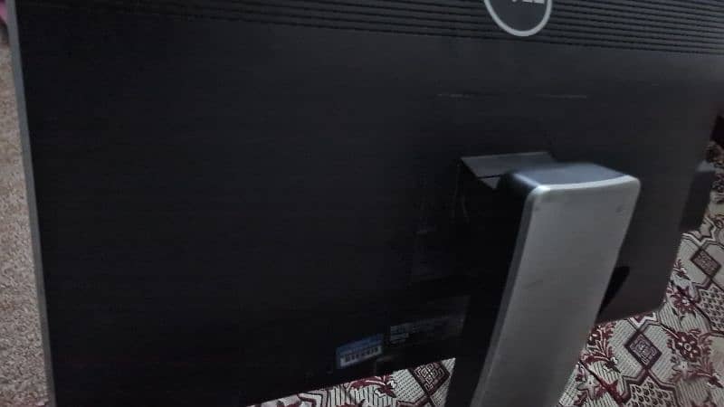 24" Dell u2312hm monitor 1