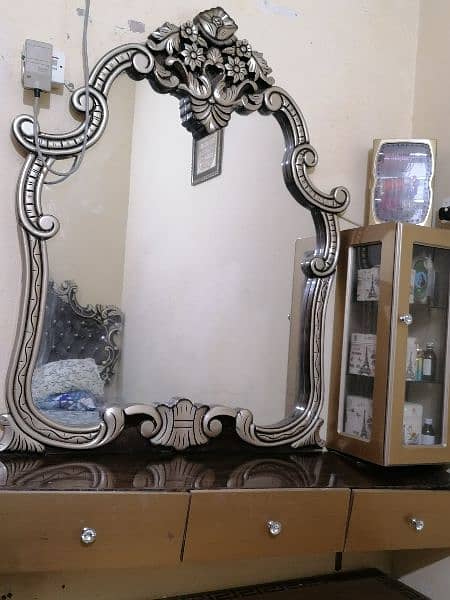 Mirror with beautiful frame dressing tbl & elegant cabinet 0