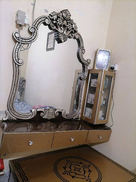 Mirror with beautiful frame dressing tbl & elegant cabinet 2