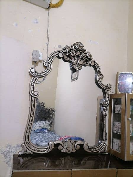 Mirror with beautiful frame dressing tbl & elegant cabinet 3