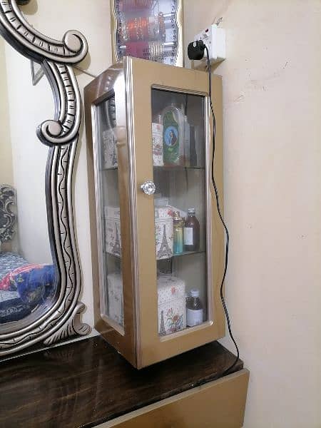 Mirror with beautiful frame dressing tbl & elegant cabinet 4