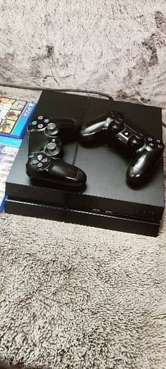 PS 4 gaming console