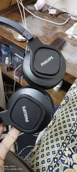 Philips wireless headphone 2