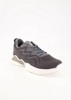 mens sneakers with conferrable walk