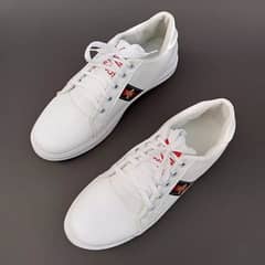 Men's Sports shoes White Delivery all Pakistan