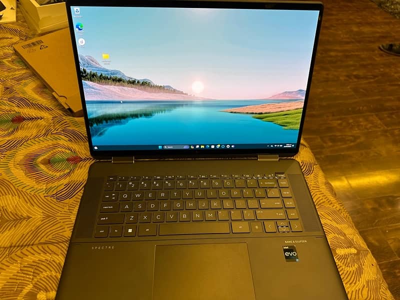 hp spectre x360 core i7 13th gen 16gb 1tb ssd OLED display 7