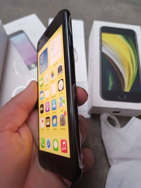 iPhone SE 2020 128GB  DUAL SIM with box PTA OFFICIAL APPROVED 15