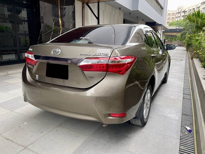 Toyota Corolla Altis 1.6L 2016 11