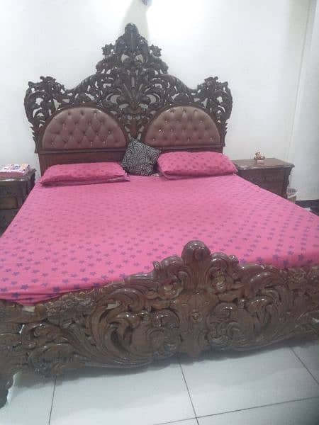 chiniote bed with side tables 0