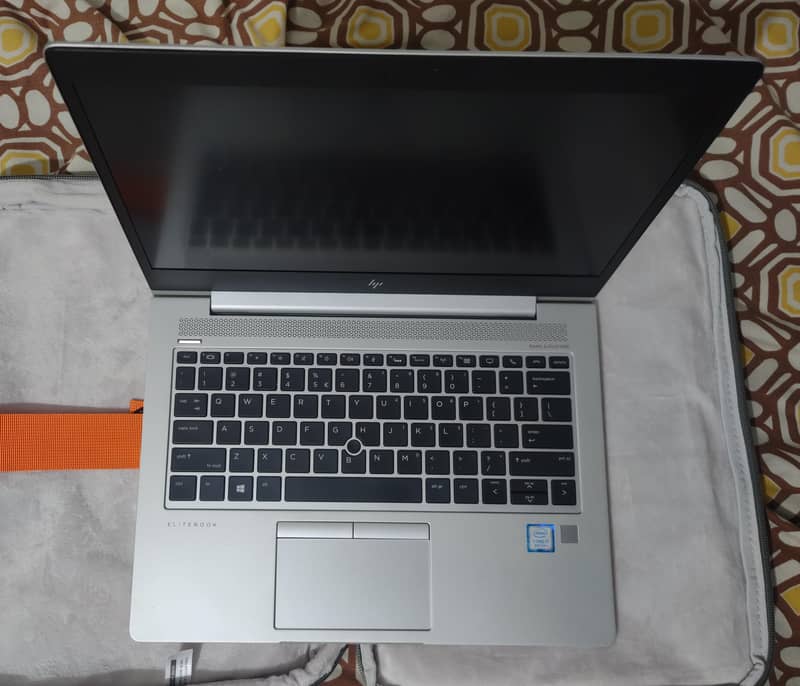 HP Elitebook 830 G5 i7 8th Gen 8GB Ram 256GB 7