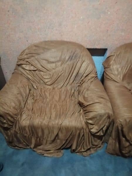 5 seater sofa in good condition almost new 3