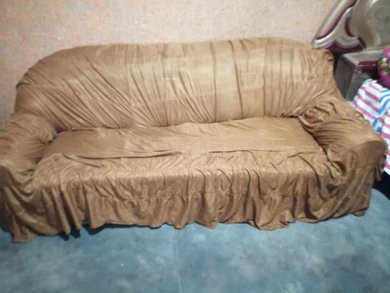 5 seater sofa in good condition almost new 6