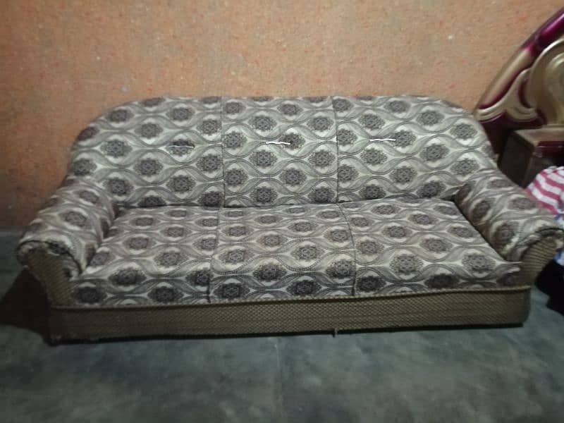 5 seater sofa in good condition almost new 0