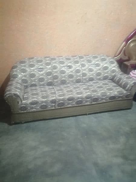 5 seater sofa in good condition almost new 8