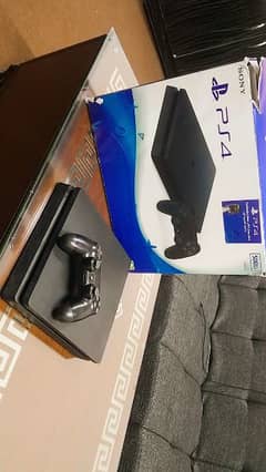PS4 500GB console! The ultimate gaming experience.