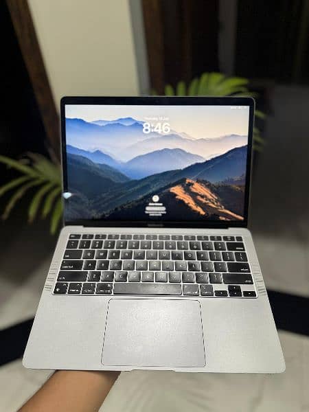 MACBOOK AIR M1 | 13 INCHES | 8 GB RAM | 256 GB SSD |  M1 CHIP 1